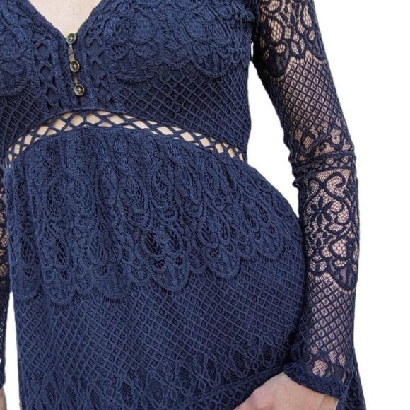 hollister long sleeve lace navy blue skater dress keyhole back juniors sz 3 - Picture 3 of 4